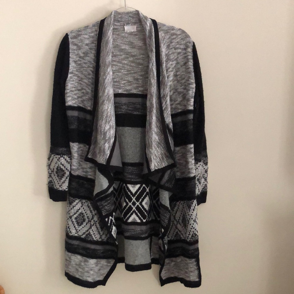Caslon Black and Gray Open Front Cardigan Sweater with Geometric Patterns